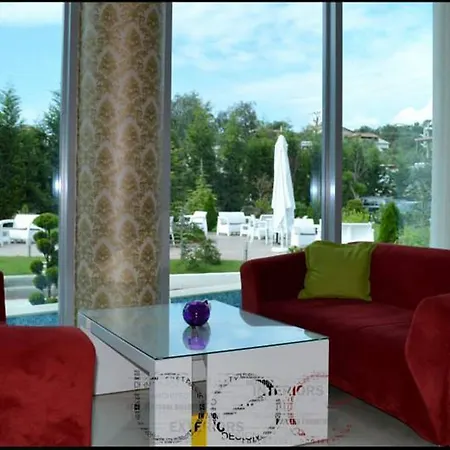 Red Apple Hotel Fier