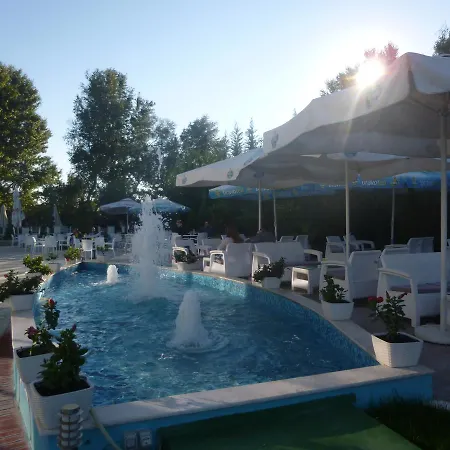 Red Apple Hotel