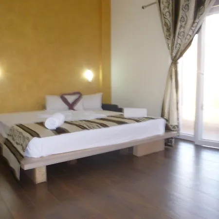 Red Apple Hotel Fier