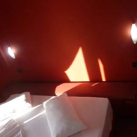 Hotel Red Apple