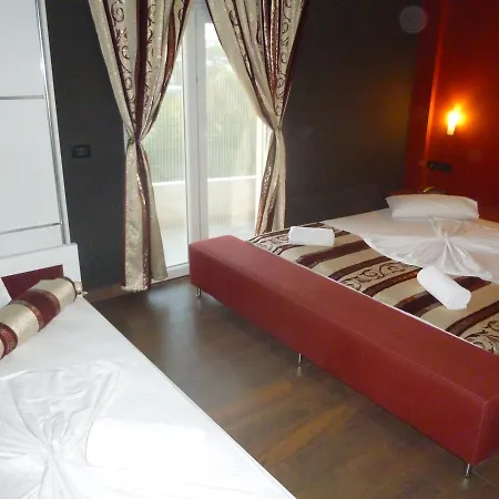 Hotel Red Apple
