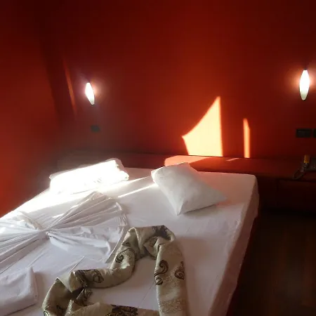 Hotel Red Apple 3*