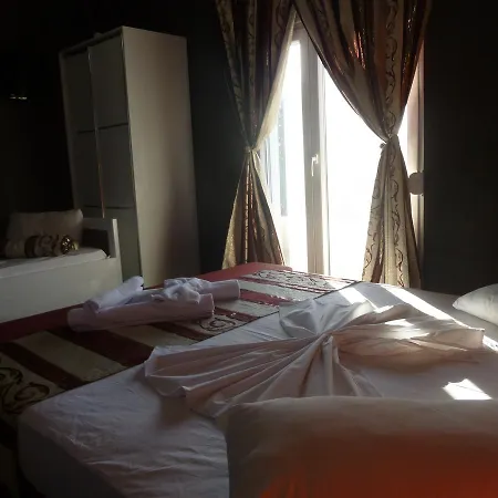 Red Apple Hotel
