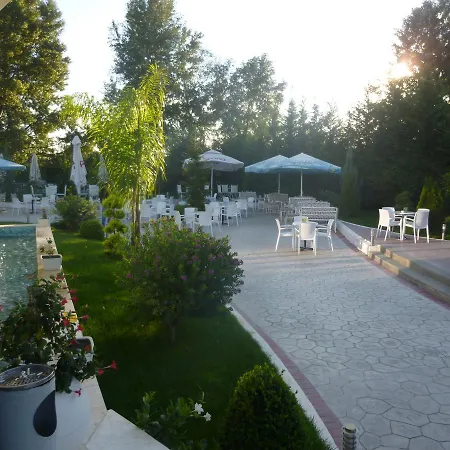 Hotel Red Apple 3*