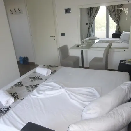 Hotel Red Apple 3*